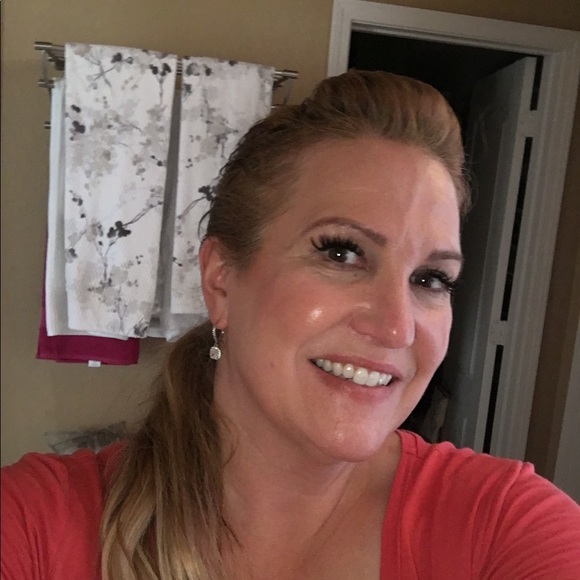 Meet your Posher, Jacqueline - Picture 2 of 4